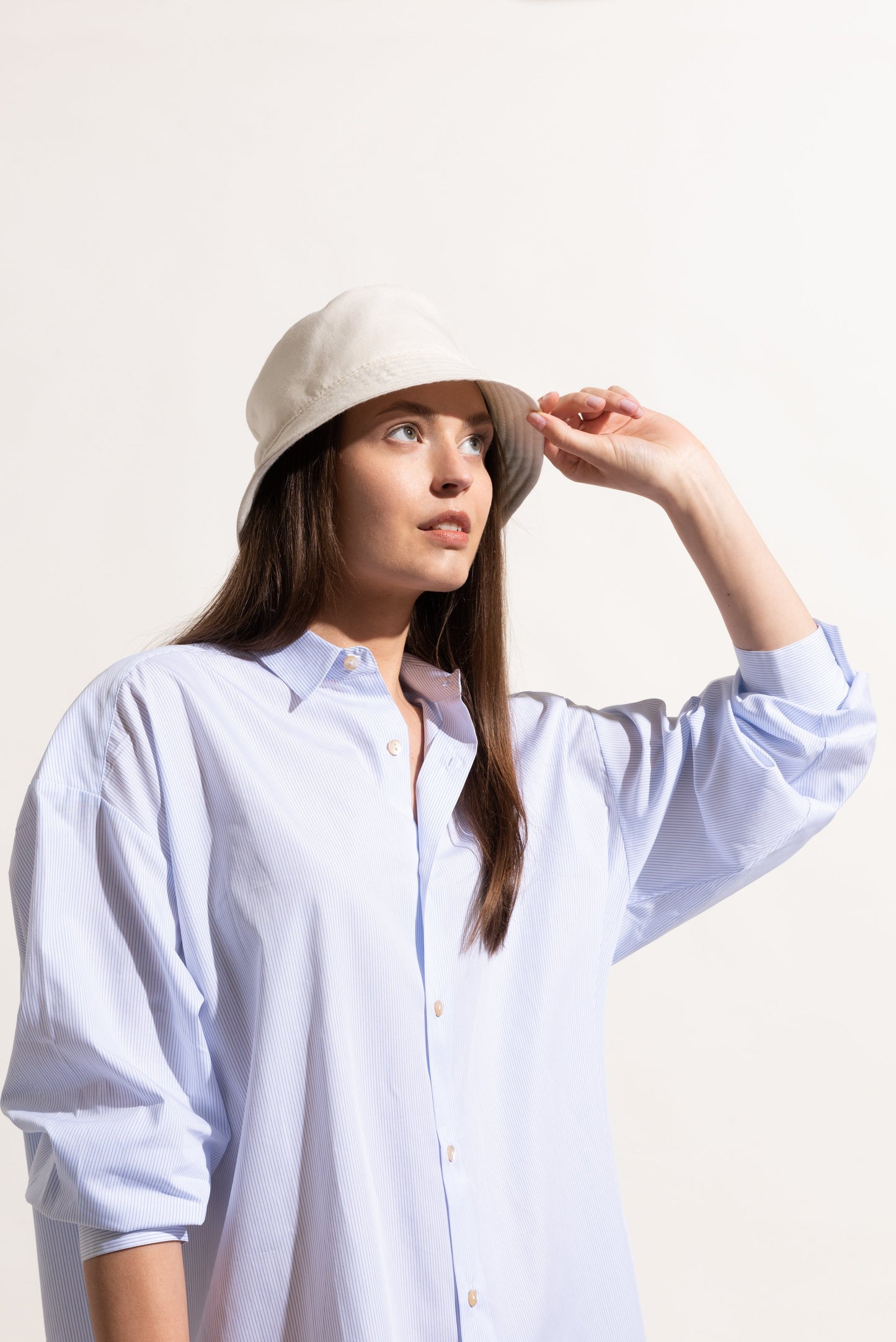 LEBIAR FRANCA NETTLE WHITE BUCKET HAT